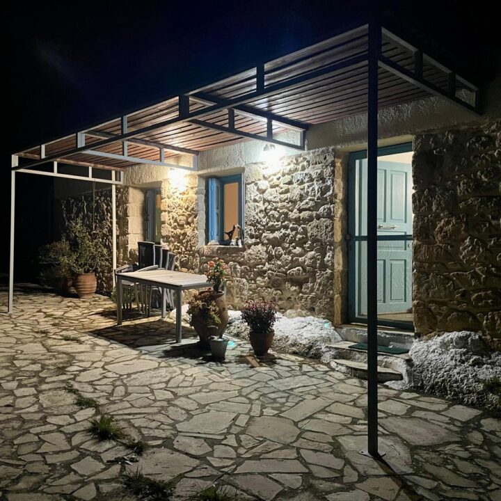 Delfini Greece studio 04
